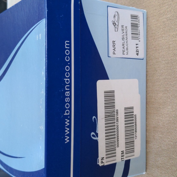 Bos. & Co. Parr Slip on Sandal in Pearl Nubuck and Silver Mirror Size 42/11 - Picture 7 of 8